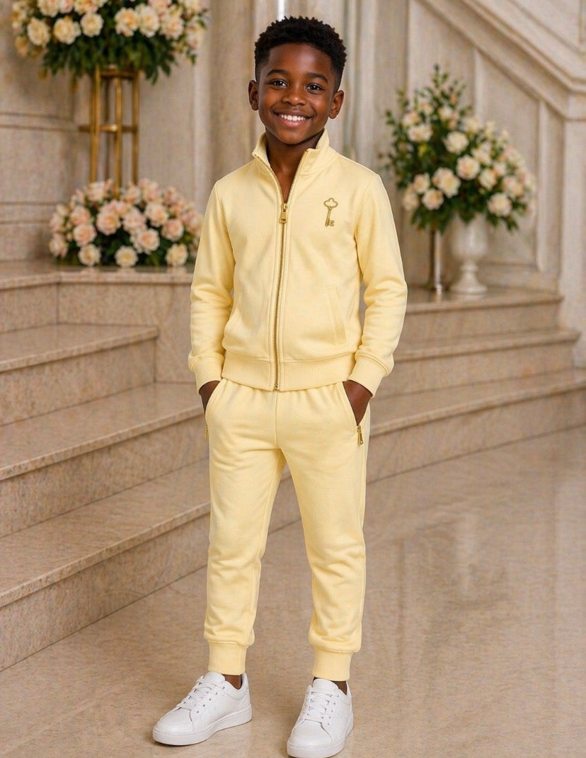 “I am growing into greatness every day.”
“Future King Set – Manifest Greatness”