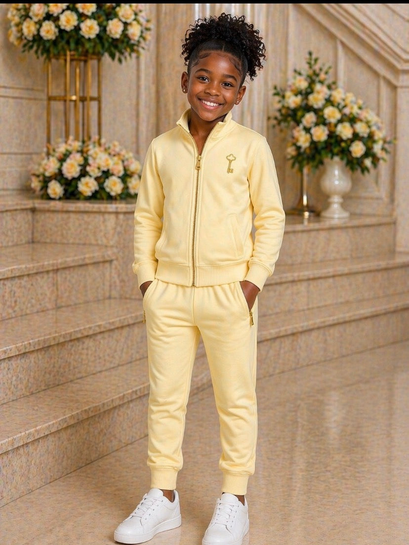 “I am powerful, beautiful, and destined for greatness.”
“Little Queen Set – Speak It Into Existence”