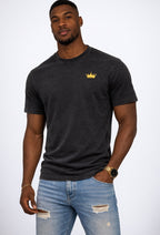 Think beyond limits. KB Noir Crest Tee -shirts