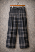 “Every step is guided.” KB Edition Plaid Wide-Leg Trousers